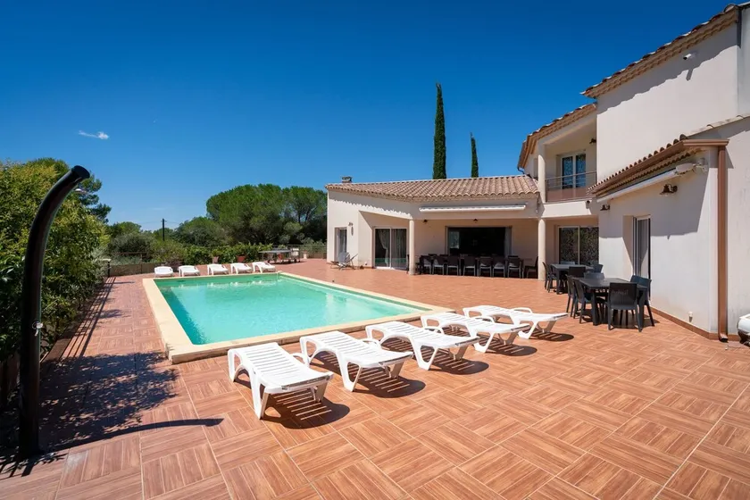 Propriété de standing 3* avec piscine entre Nîmes & Montpellier, jusque 30 pers. - Image 1