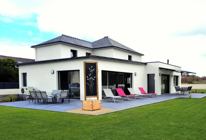 House with a 30°C pool and a fenced-in yard, 300 meters from Les Amiets Beach - Brittany - Image 1