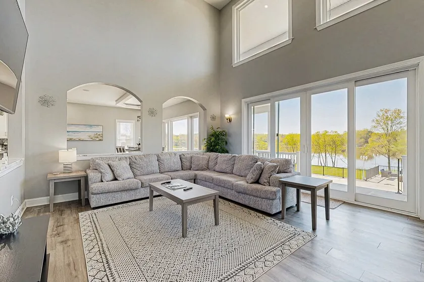 Charming dog-friendly lakefront villa with private dock, firepit, stunning views - Image 1