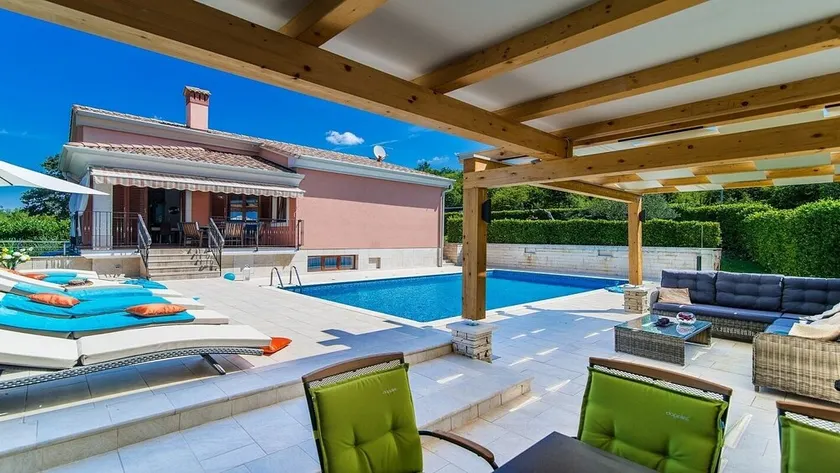 Stor villa, privat pool, ideelt beliggende kun 15 minutter fra det maleriske feriested Rovinj! - Image 1