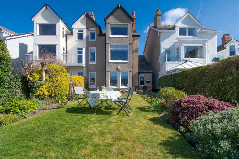 Sandbanks - Two Bedroom Cottage, Sleeps 3 - Image 1