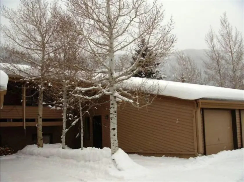 Spacious & Bright Townhouse! Almost in Beaver Creek and less than half the $$ - Image 1