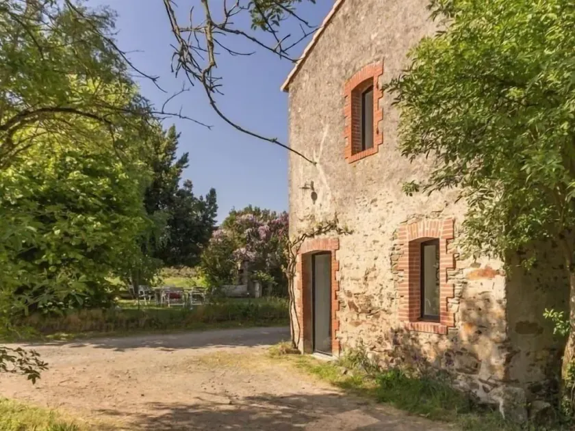 Charming Cottage in Vineyards - Near Nantes & Clisson - WiFi, Family-Friendly - Image 1