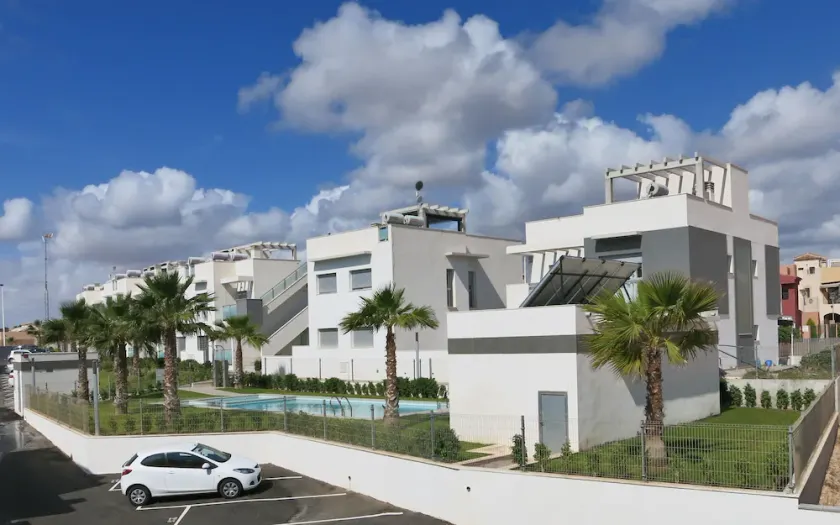 Luxary Appartement avec terrasse sur le toit, WiFi, AC, 800m plage - Image 1