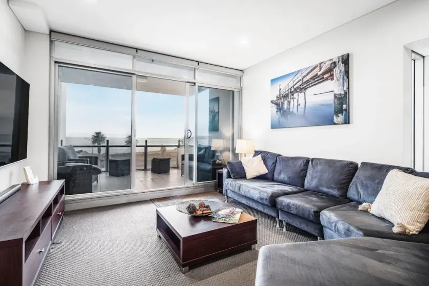 Penthouse 406 The Frontage Victor Harbor - Image 1