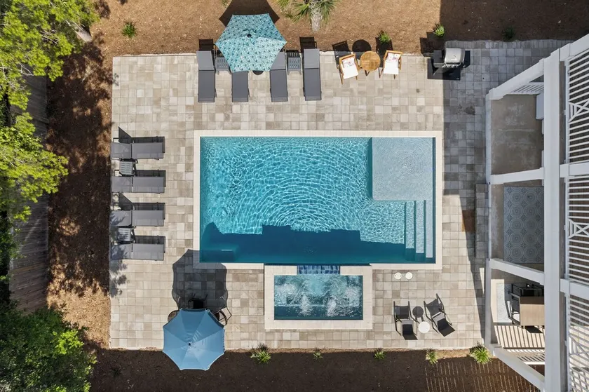 New Home, Huge Private Pool Deck, Walk to Beach, Dog Friendly - Image 1
