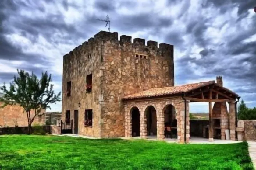 Self catering Castle Goyito 6people - Image 1