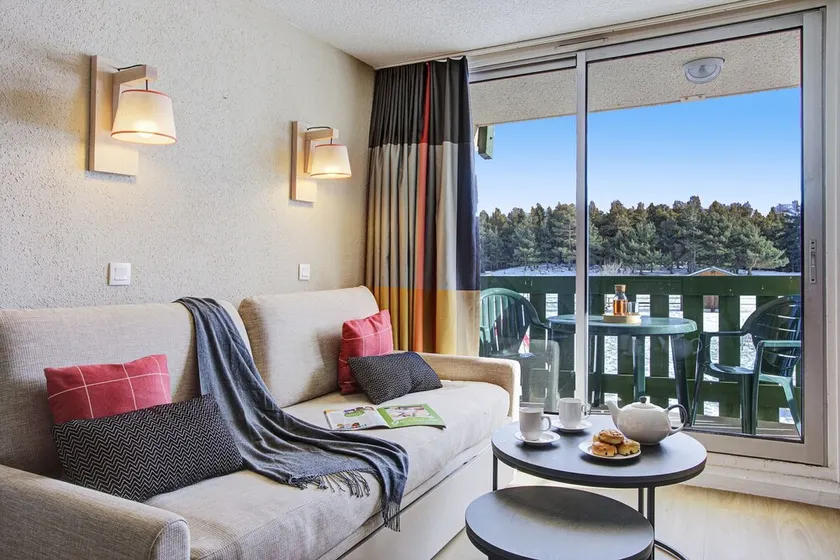Premium Alpine Family Retreat with Mountain Charm - Image 1