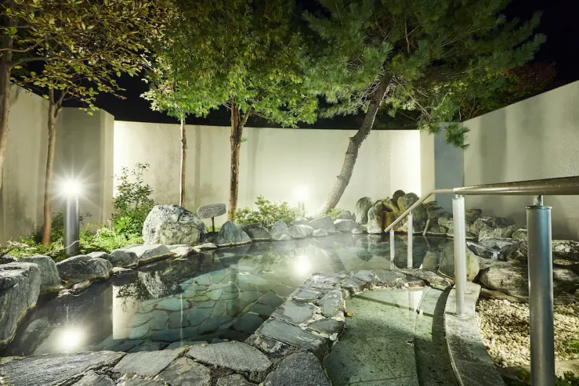 Wan Wan Paradise Premier Shiobara - Image 1