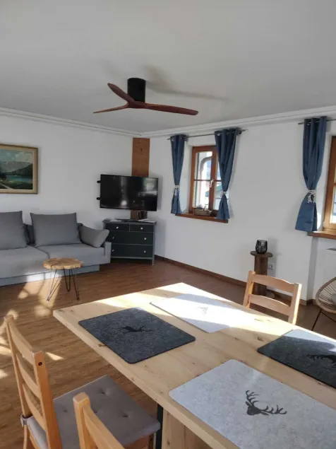 Fantastico appartamento adatto alle famiglie con piscina e giardino | Vista sulla montagna - Image 1
