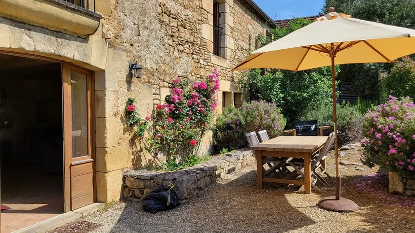 Maison périgourdine dans la vallée des 5 châteaux à 8 min de Sarlat - Image 1