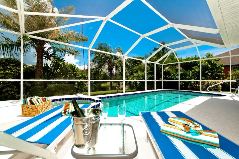Beach Bliss! Nyrenoveret og Gorgeous Pool Home - Image 1