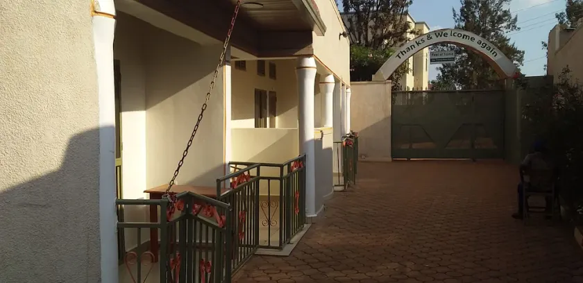 Plata Guest House - Image 1