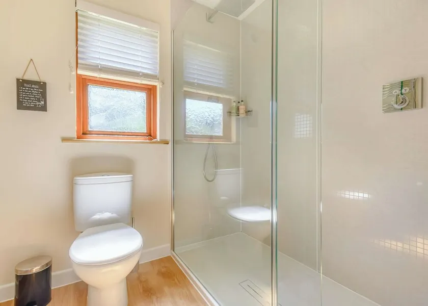 2 bedroom accommodation in Kilcot, Newent - Image 1