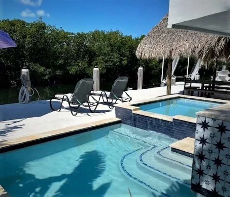 Islamorada Boaters Paradise with 70' Dock and private beach access.. - Image 1