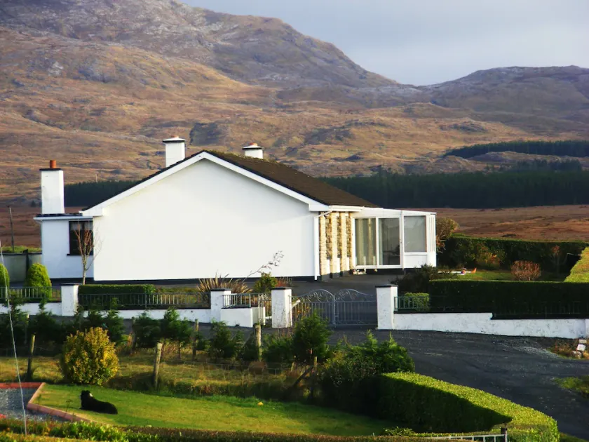 Haus mit Seeblick. Dann ist dies der perfekte Ausgangspunkt, um den Westen Irlands zu bereisen. - Image 1