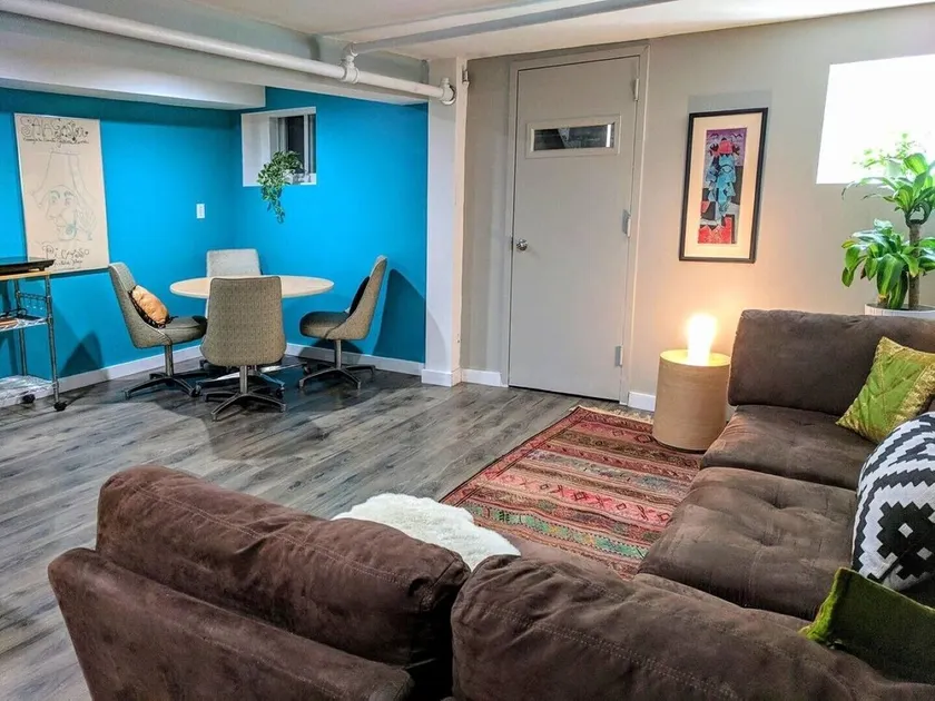 Charming spacious garden level apt - Image 1