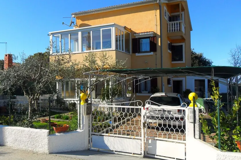 Apartamento de una habitación con balcón y vista al mar Kozino, Zadar (A-11169-a) - Image 1