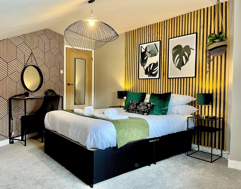 Sleeps 2 -Central Ellesmere -Parking - PetFriendly - Image 1