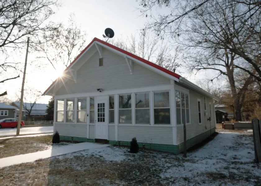 The Red Roof Cottage - Image 1