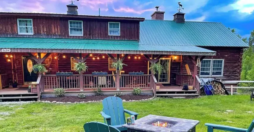 Dog Friendly Log Cabin + Wood Stove + Sauna + High Speed WiFi! 25 min to Stowe! - Image 1