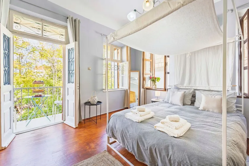 Maisonette – Historic Charm with a Roof Terrace - Image 1