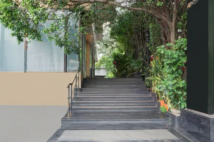 Suite JM Road Krishna Presidency - Image 1
