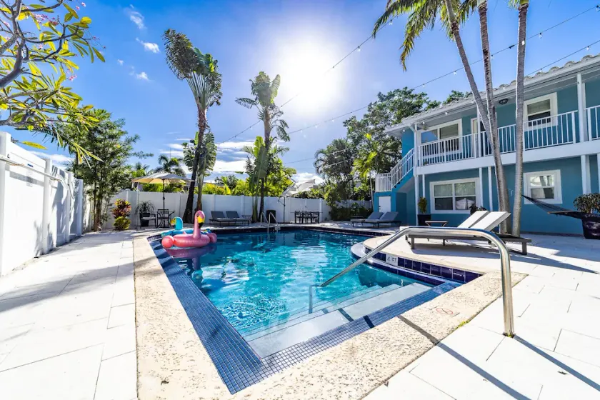 Blue Parrot 1 bedroom Apt ★5 min drive to the Ocean★Galleria Mall - Image 1