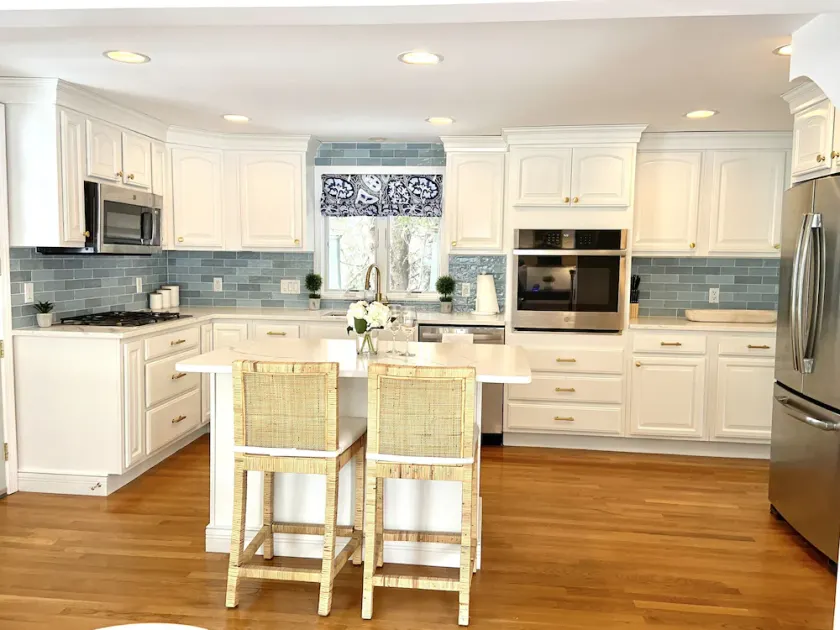 Stunning Beach Cottage just steps from Marblehead Harbor and Town - Image 1