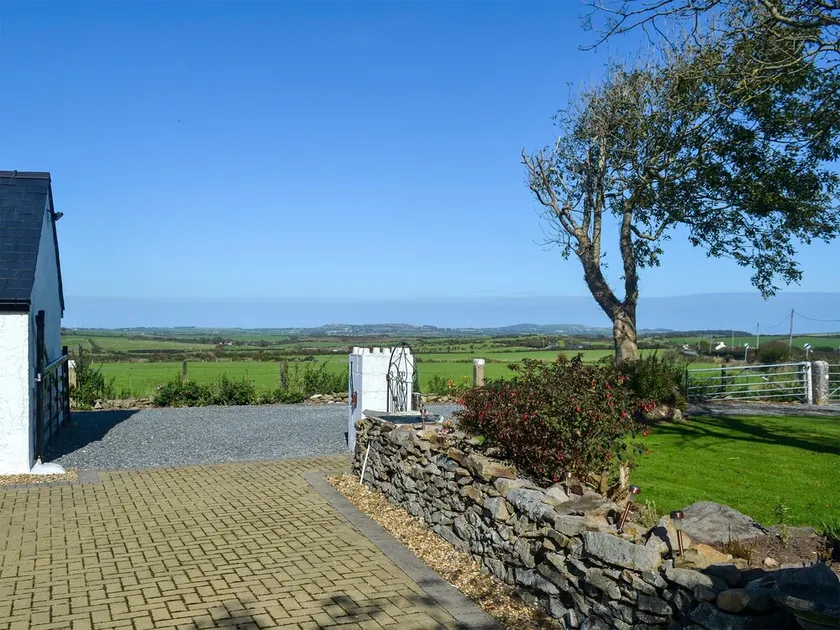 1 værelses bolig i Carmel, near Llangefni - Image 1