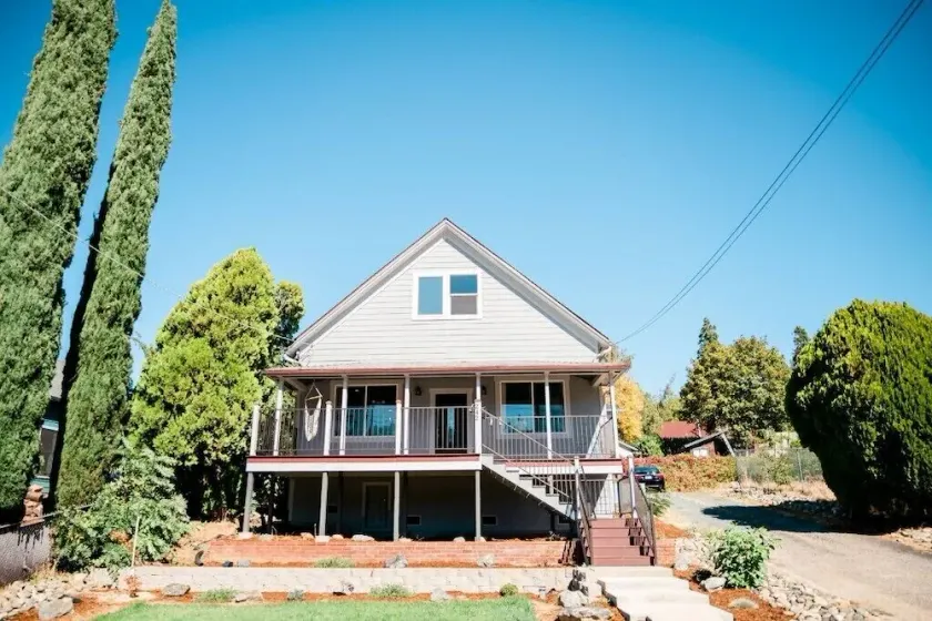 Charming and Updated Home Next to Downtown - Image 1