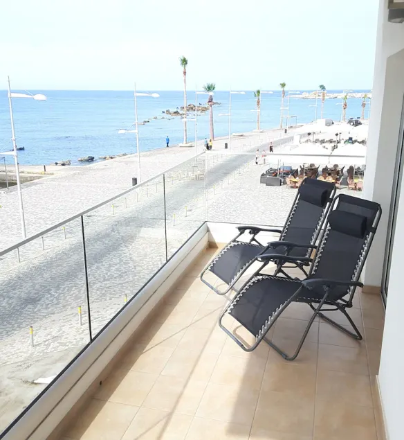 Lighthouse by the Sea Lovely 2Bdr Apartment - Image 1