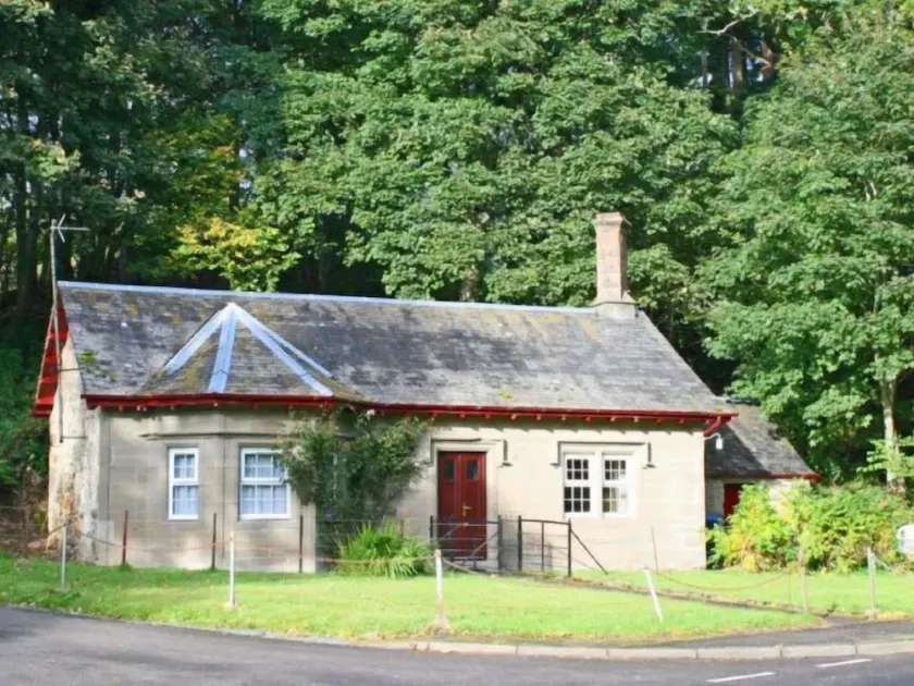 Holiday Home Craigton Cottage - Image 1