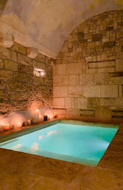 Lanime - Bed in Spa - Image 1