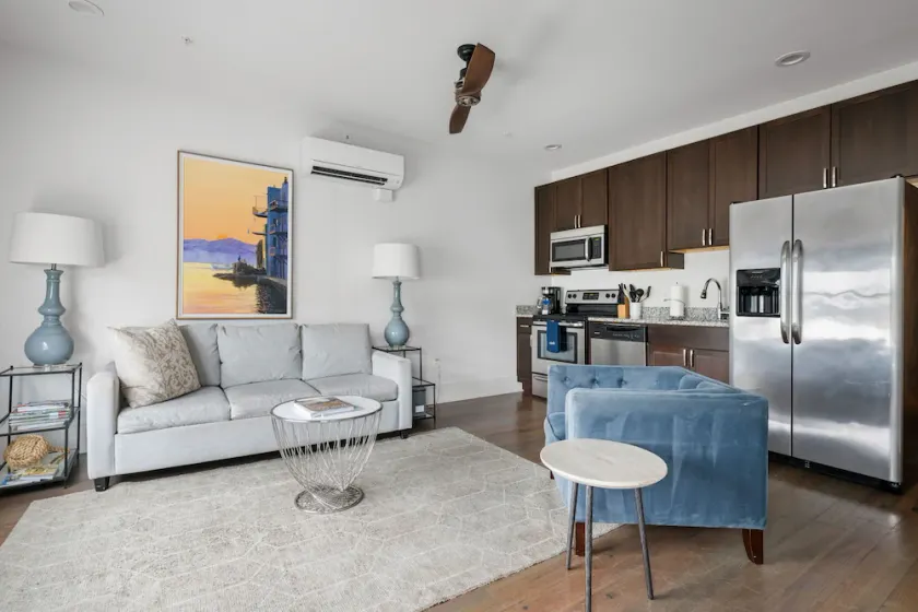 The Heart of Historic King St | Cooper Suite - Image 1