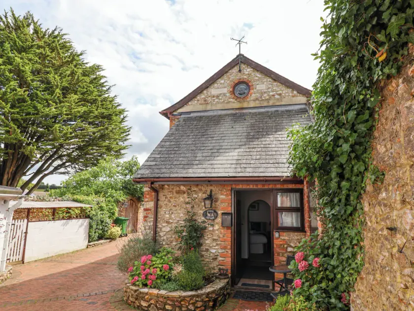 Coach Cottage - Image 1