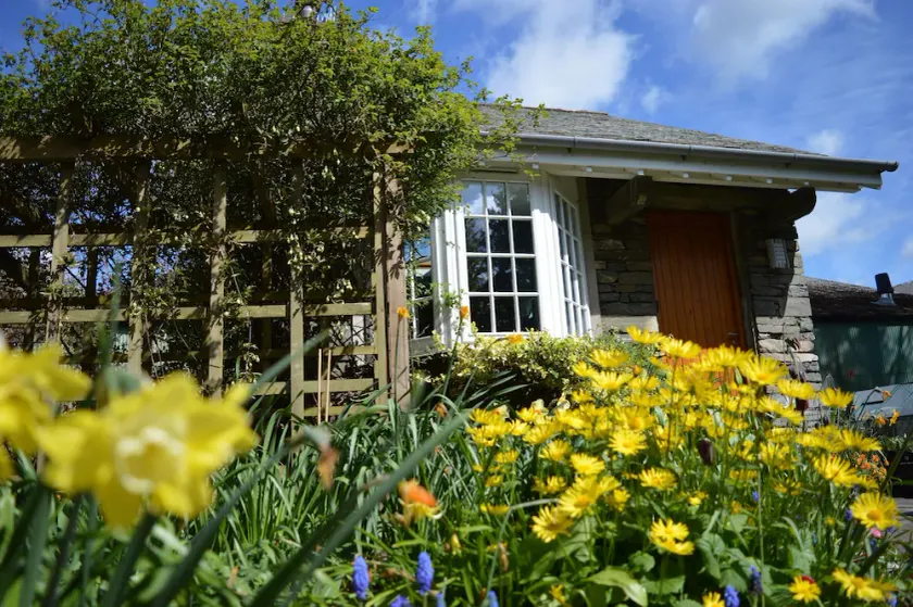Lakeland Stone Built Cottage In Beautiful Private Gardens - Image 1