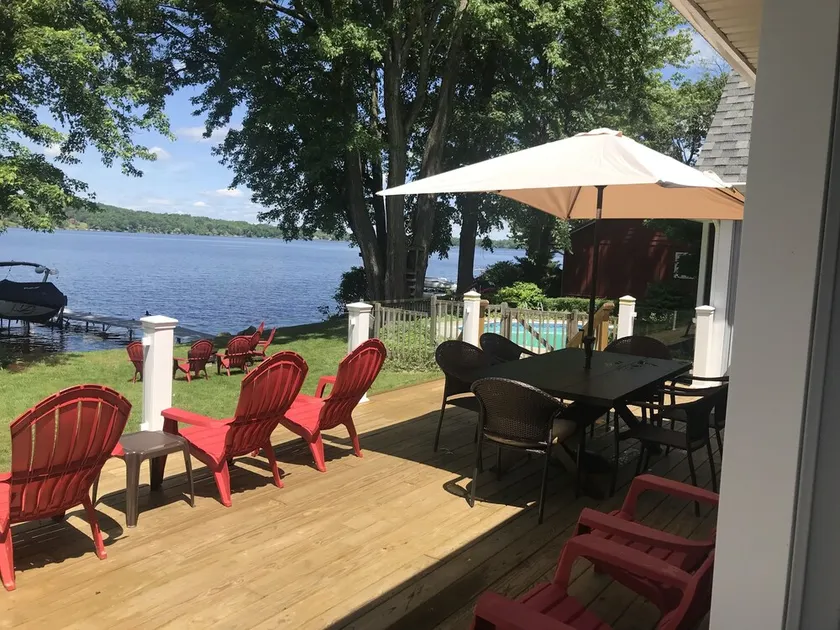 Lake Front Luxury !!! - Image 1