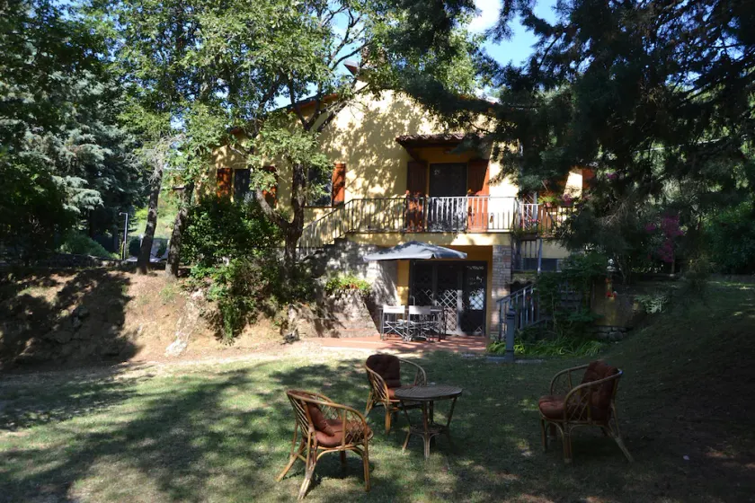 Single-family house for exclusive use, quiet and not isolated area between Umbria and Tuscany - Image 1