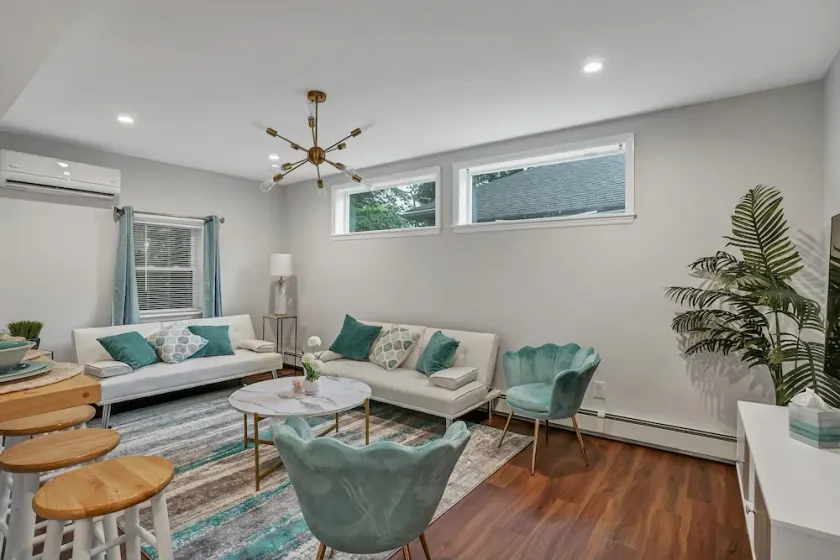 Chic, Cozy, Newly-Remodeled Cottage with Deck - Image 1