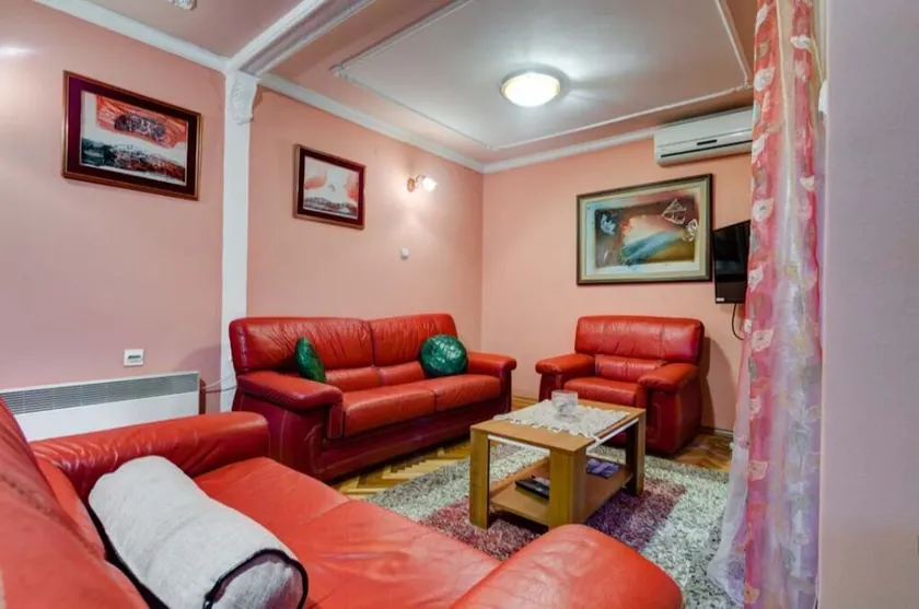 Magestic Lake - Spacious 2BD Apartment - Image 1