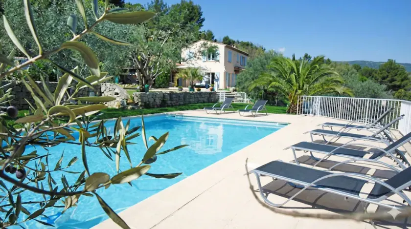 Magnificent, peaceful villa surrounded by olive trees. Exceptional panoramic view - Image 1