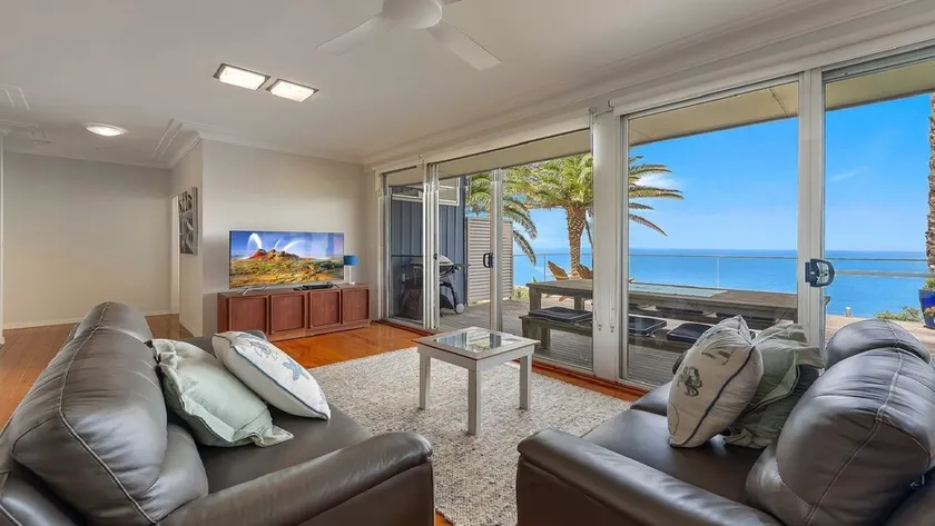 'Beachview' by HolidayCo - Image 1