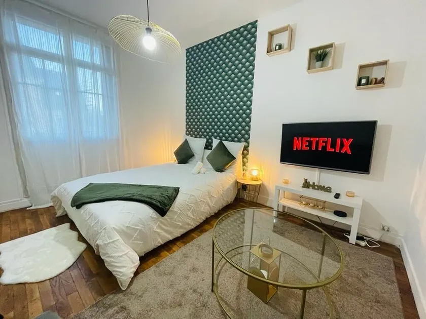 🌟 STUDIO ESCALE🌟 20 min from Paris, 200m from RER A station - Image 1