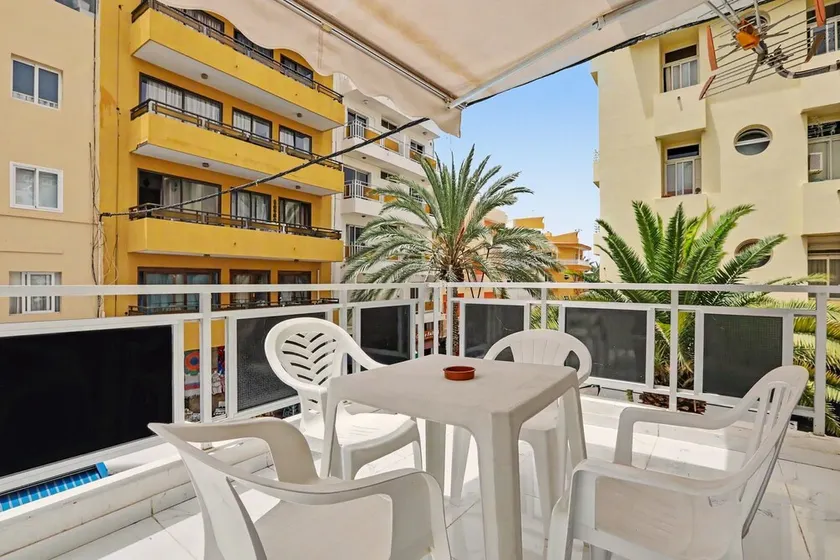 Holiday accommodation \"New 1-bedroom beach apartment\" - Image 1