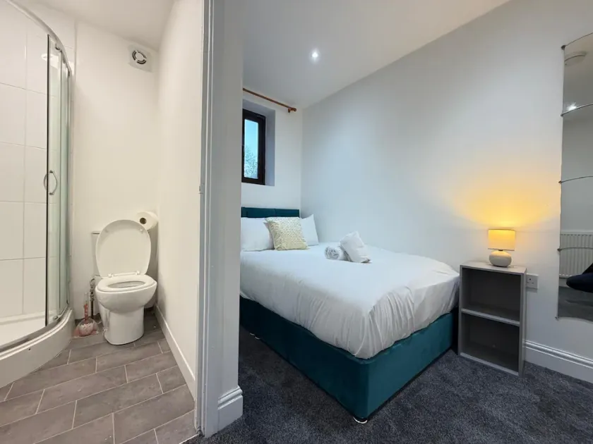 Ensuite Rooms Near Heathrow - Image 1