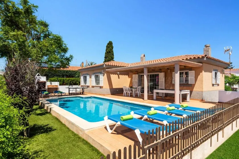 Villa Lantana by Villa Plus - Image 1