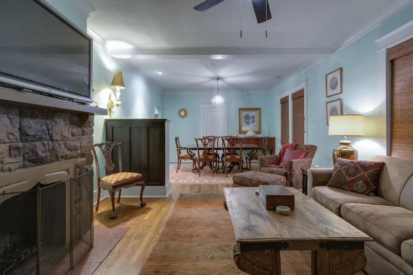 3BR 2BA Dynamite Cooper Young Craftsman 2 blocks from Cooper Young intersection! - Image 1