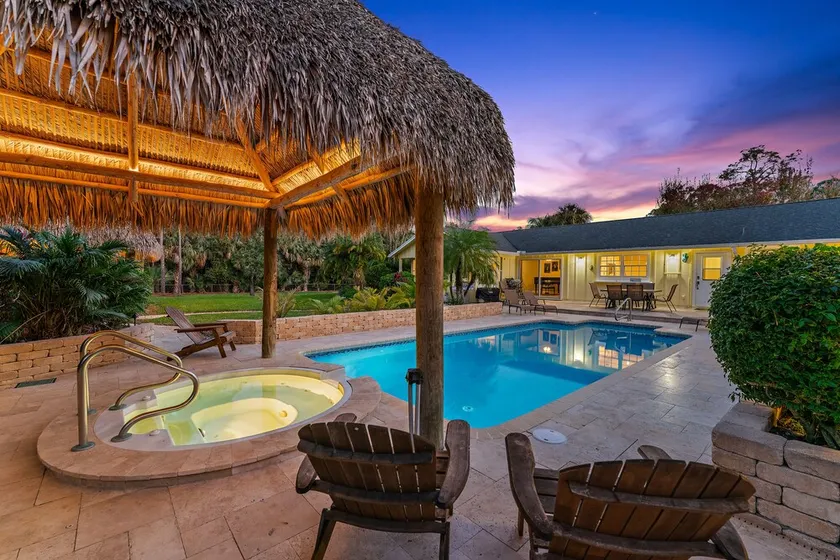 JUPITER-4BR POOL HOME + 1 BR GÄSTEHAUS.  Nur 200 ft zur Schwester Requisite. 1050535 - Image 1