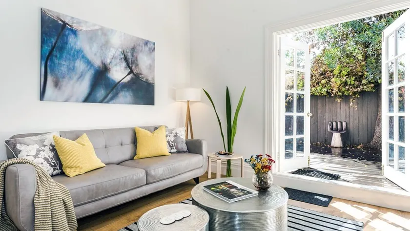 Charming Renovated Victorian Terrace, 2 Bedroom House - Image 1